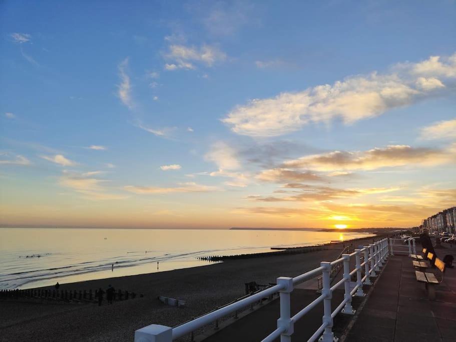 Appartement Stunning Seafront Flat,St Leonards Extérieur photo